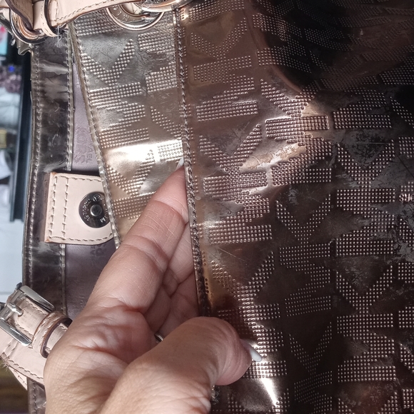 Michael Kors shiney gold bag - Picture 9 of 14